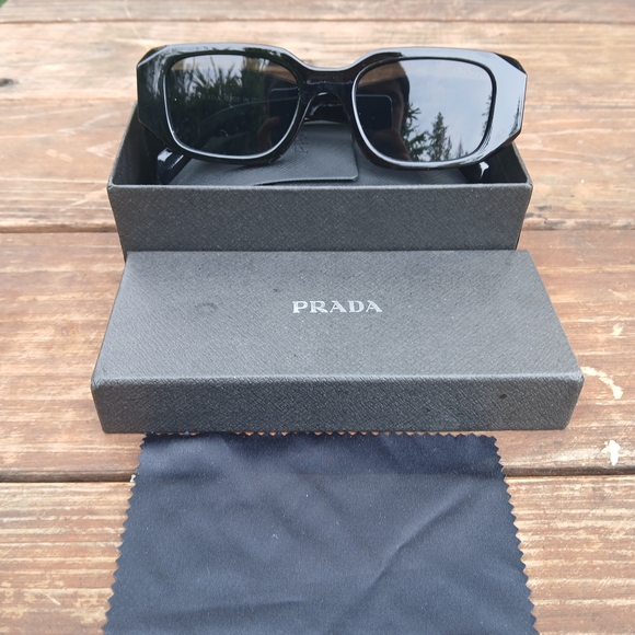 Prada Black Sunglasses - Picture 1 of 3